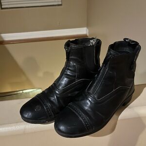 Girls size 3 Paddock boots